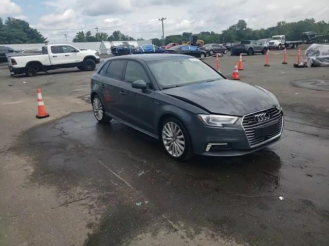 2017 AUDI A3 E-TRON PREMIUM — Фото 13 из 14