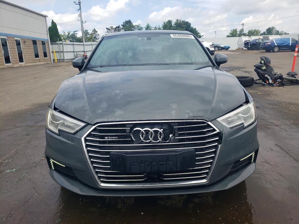 2017 AUDI A3 E-TRON PREMIUM — Фото 5 из 14