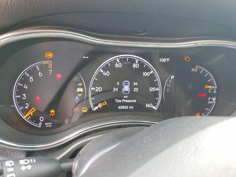2022 JEEP GRAND CHEROKEE LAREDO E — Фото 9 из 13