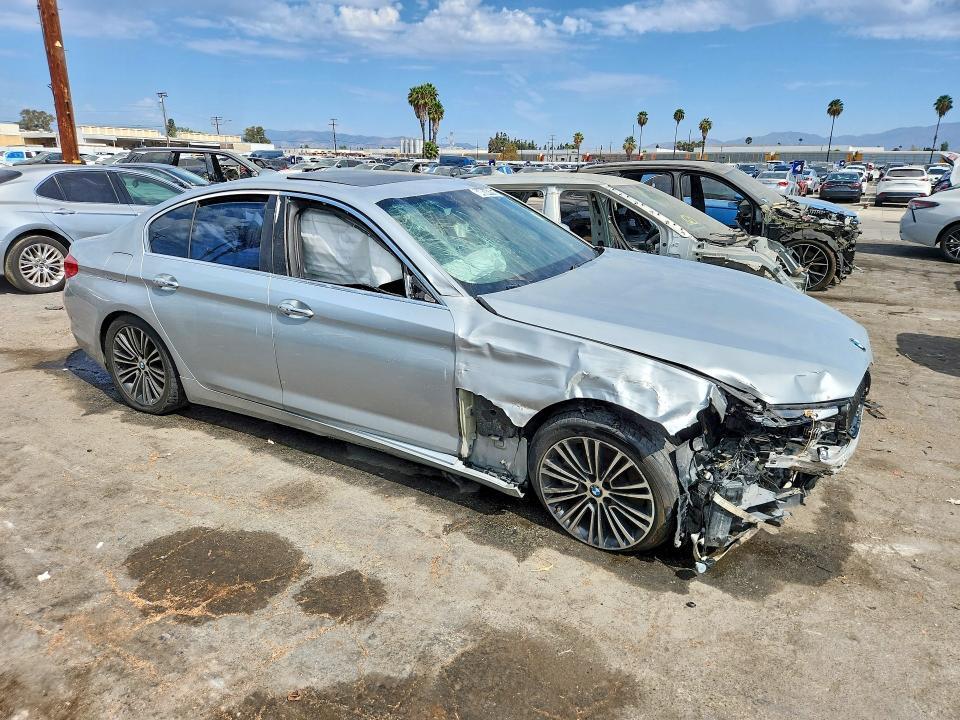 2017 BMW 530 I — Фото 4 из 12