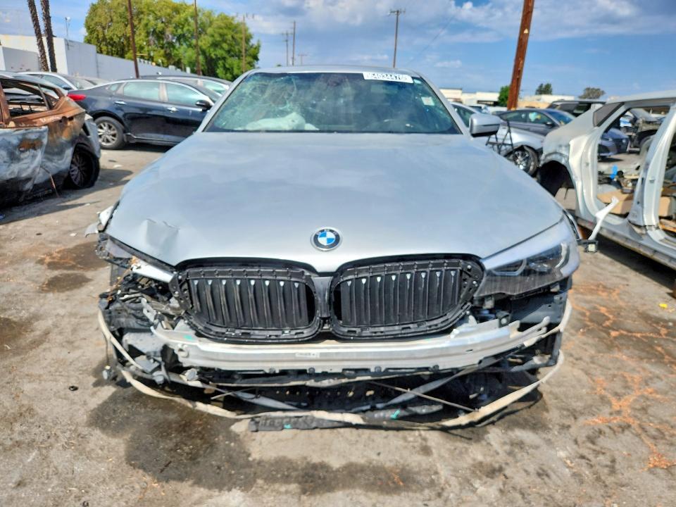 2017 BMW 530 I — Фото 5 из 12