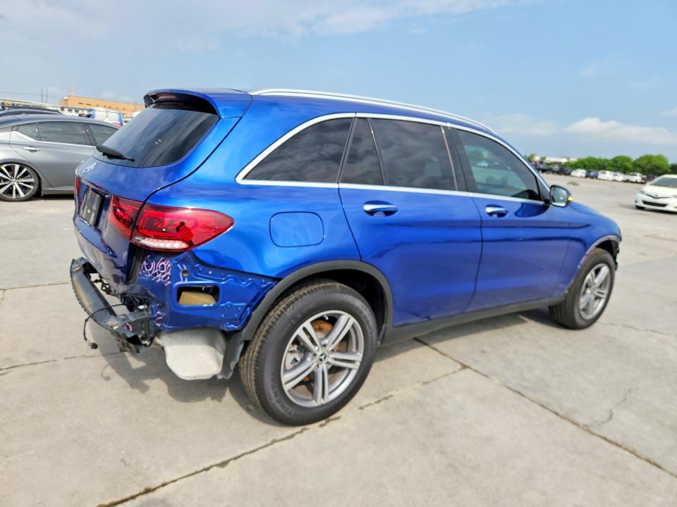 2022 MERCEDES-BENZ GLC 300 — Фото 3 из 15