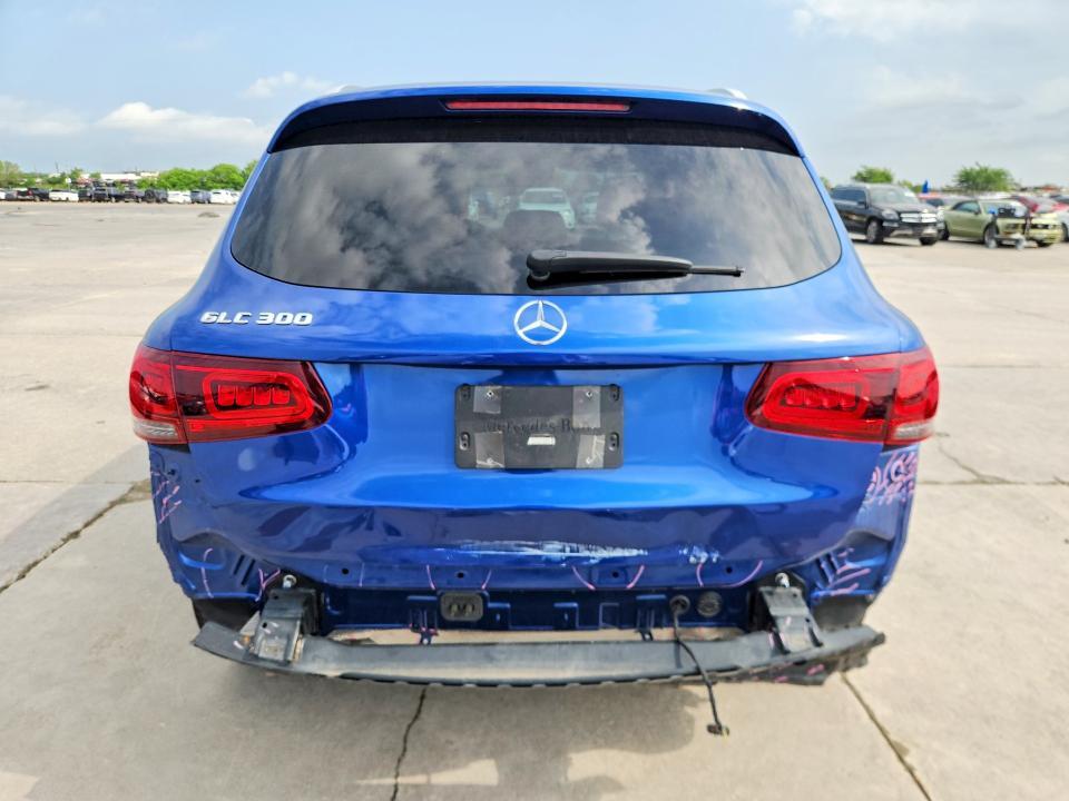 2022 MERCEDES-BENZ GLC 300 — Фото 6 из 15