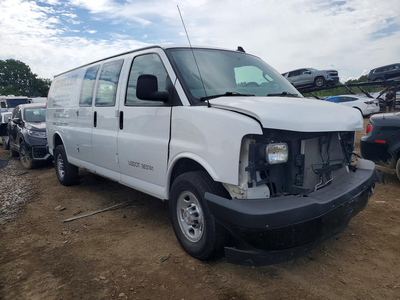 2017 CHEVROLET EXPRESS G2500 — Фото 4 из 12