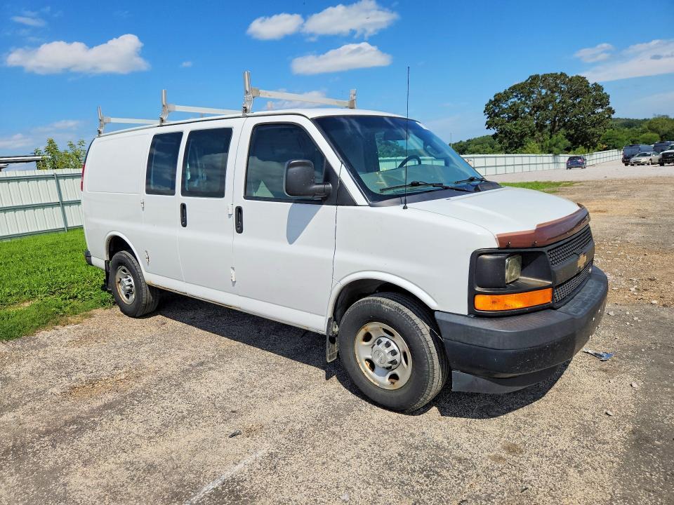 2017 CHEVROLET EXPRESS G3500 — Фото 4 из 12