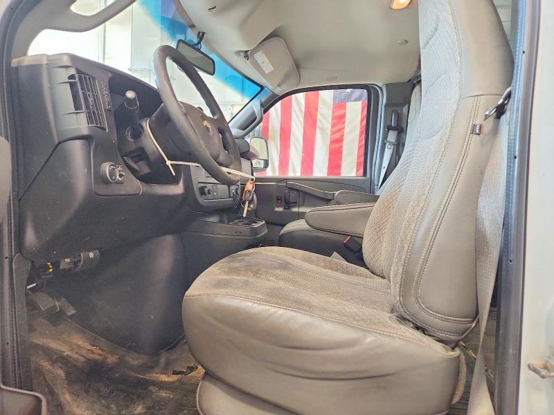 2017 CHEVROLET EXPRESS G3500 — Фото 7 из 12