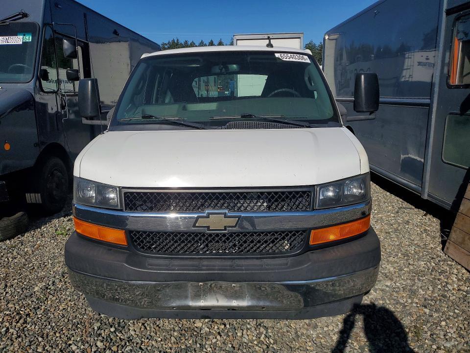 2017 CHEVROLET EXPRESS G3500 LT — Фото 5 из 12