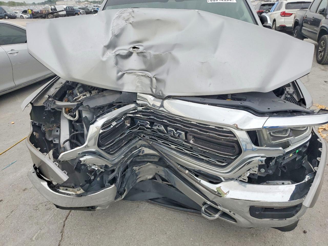 2022 RAM 1500 LIMITED — Фото 11 из 12