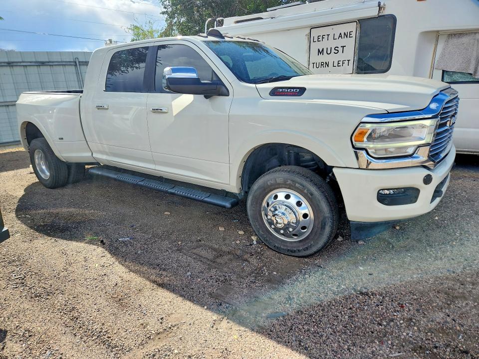 2022 RAM 3500 LARAMIE — Фото 4 из 12