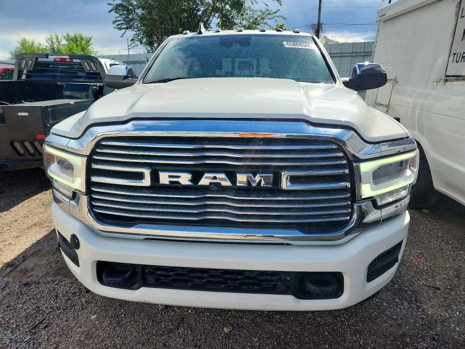 2022 RAM 3500 LARAMIE — Фото 5 из 12