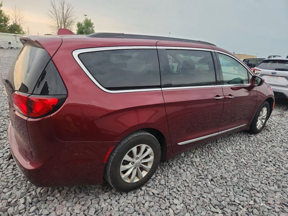2017 CHRYSLER PACIFICA TOURING L — Фото 3 из 13