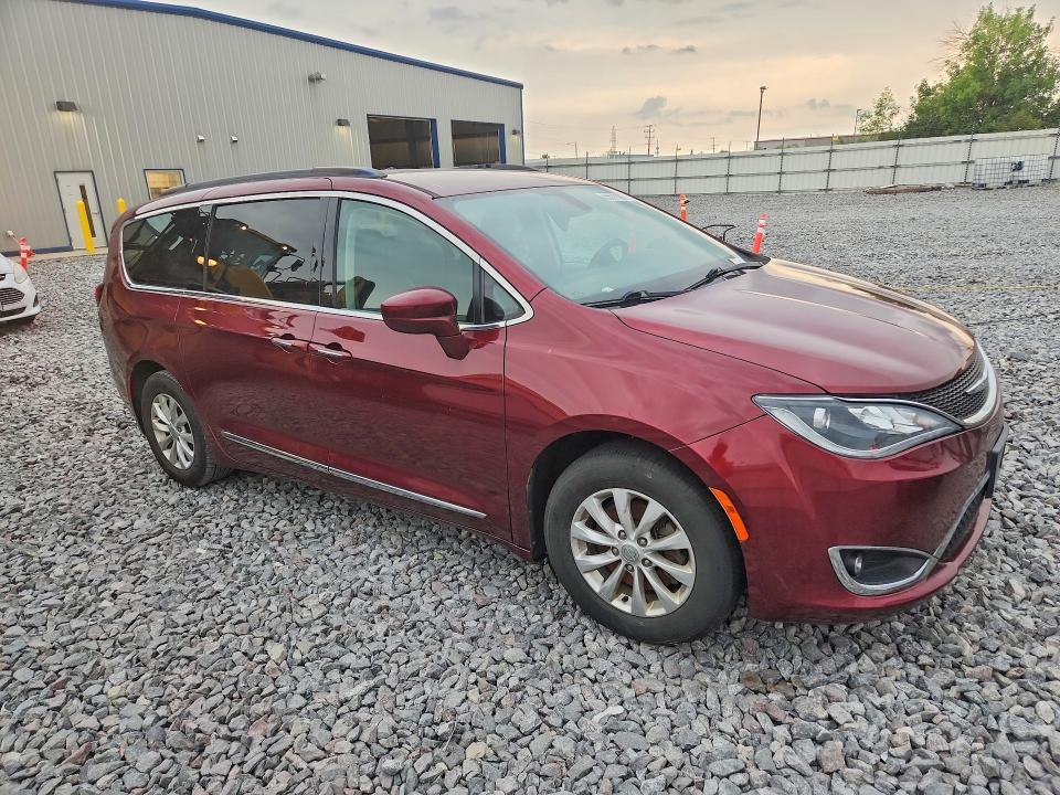 2017 CHRYSLER PACIFICA TOURING L — Фото 4 из 13
