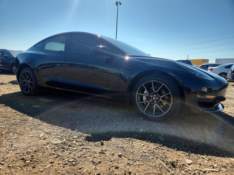 2022 TESLA MODEL 3 — Фото 4 из 12