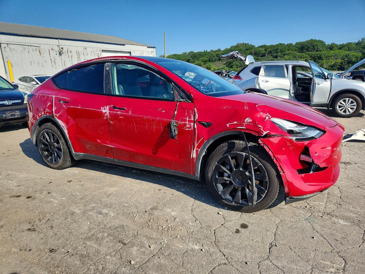 2022 TESLA MODEL Y — Фото 4 из 13
