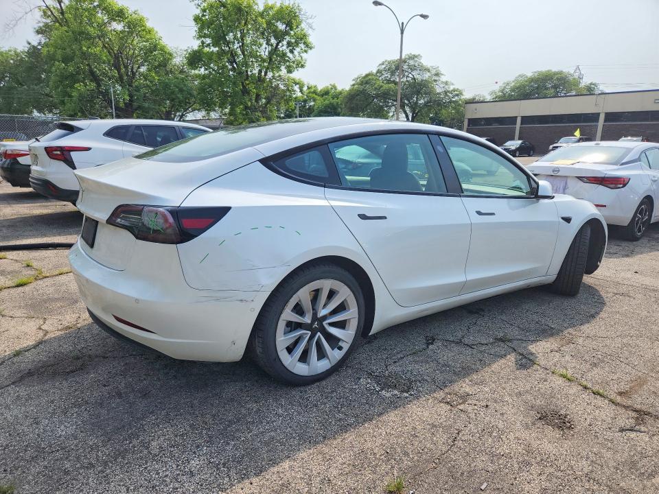 2022 TESLA MODEL 3 — Фото 3 из 12