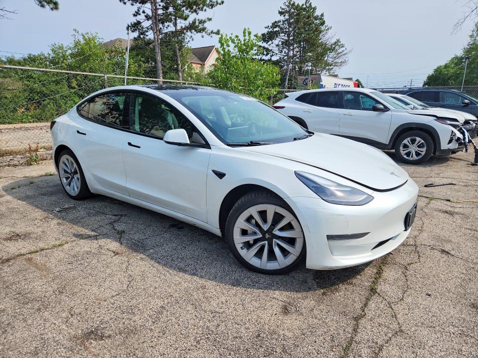 2022 TESLA MODEL 3 — Фото 4 из 12