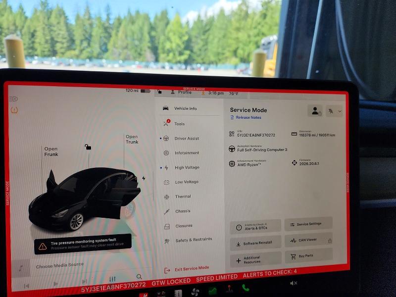 2022 TESLA MODEL 3 — Фото 8 из 11