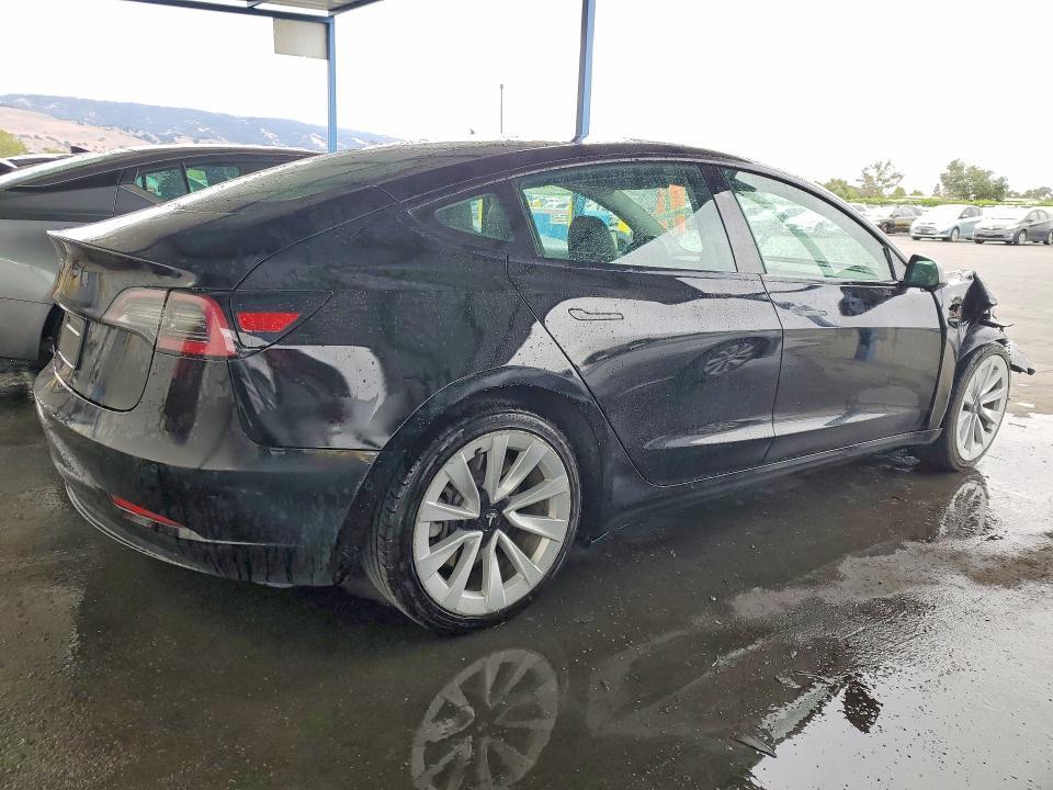 2022 TESLA MODEL 3 — Фото 3 из 12