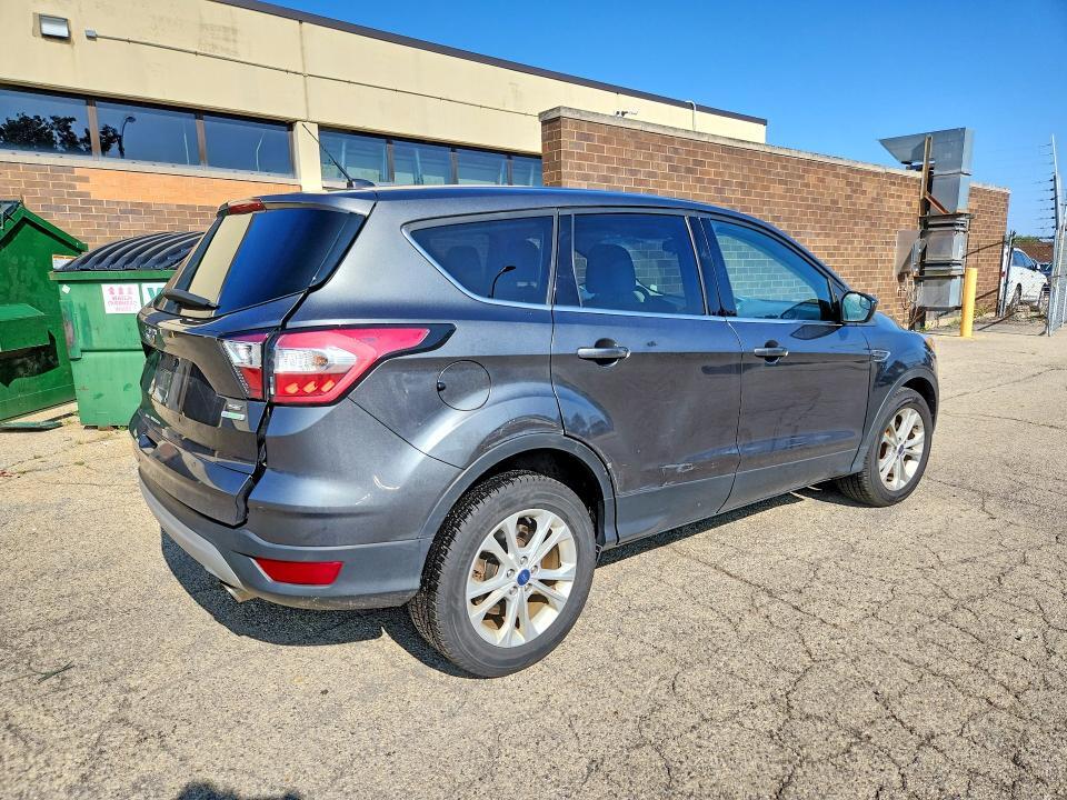 2017 FORD ESCAPE SE — Фото 3 из 13