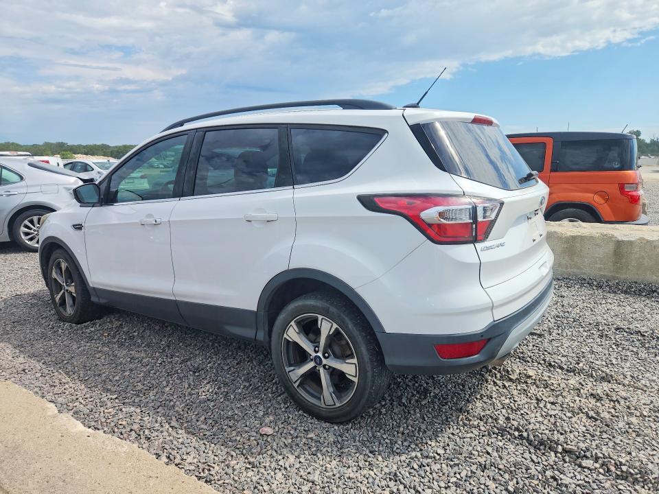 2017 FORD ESCAPE SE — Фото 2 из 11