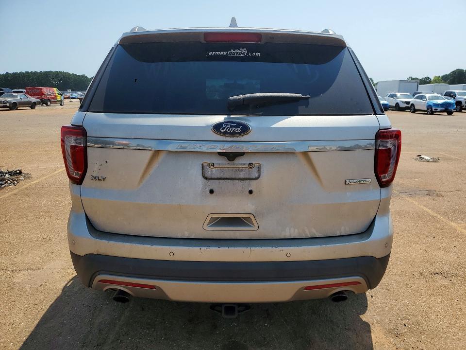 2017 FORD EXPLORER XLT — Фото 6 из 13