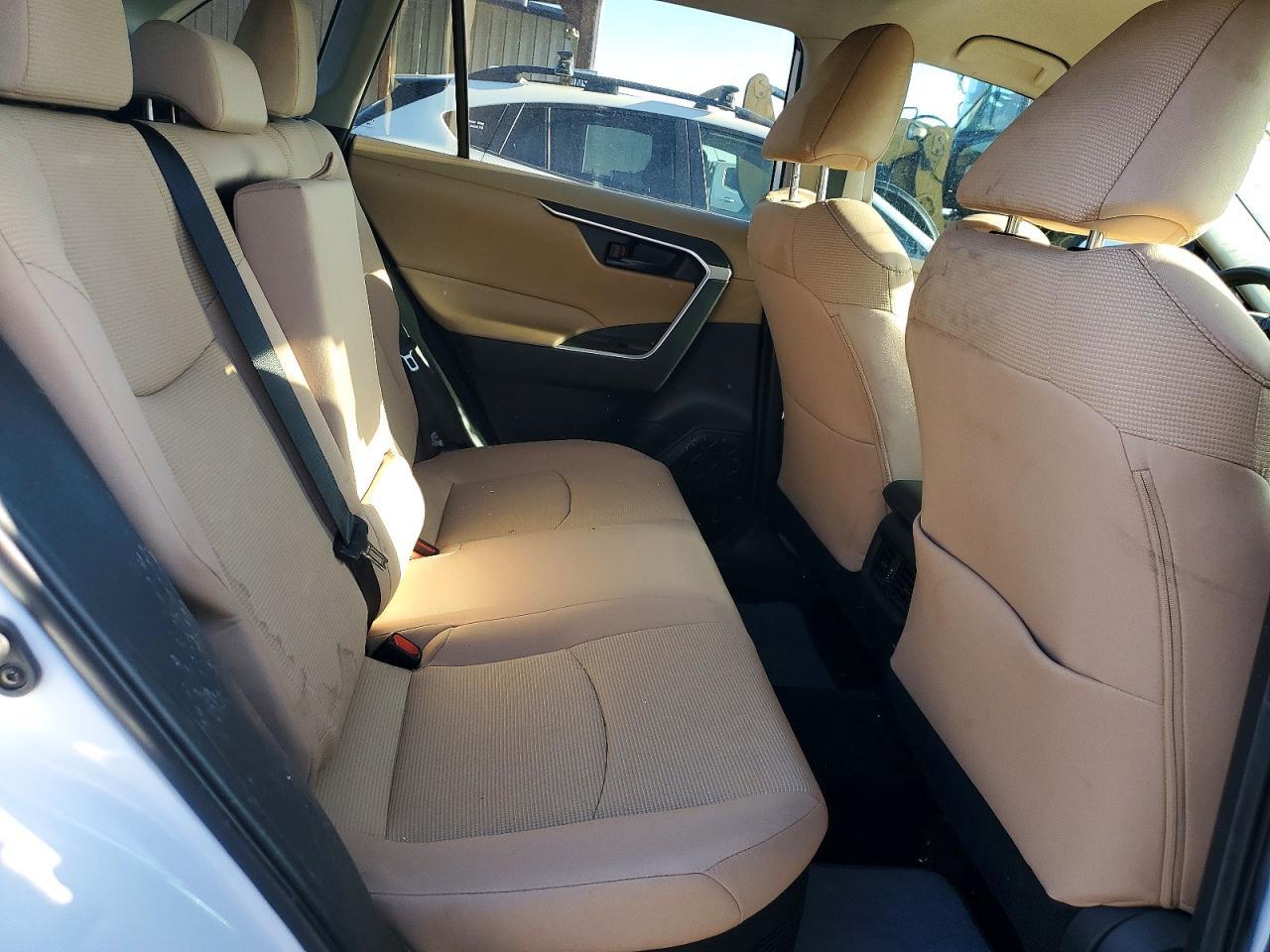 2022 TOYOTA RAV4 LE — Фото 11 из 13