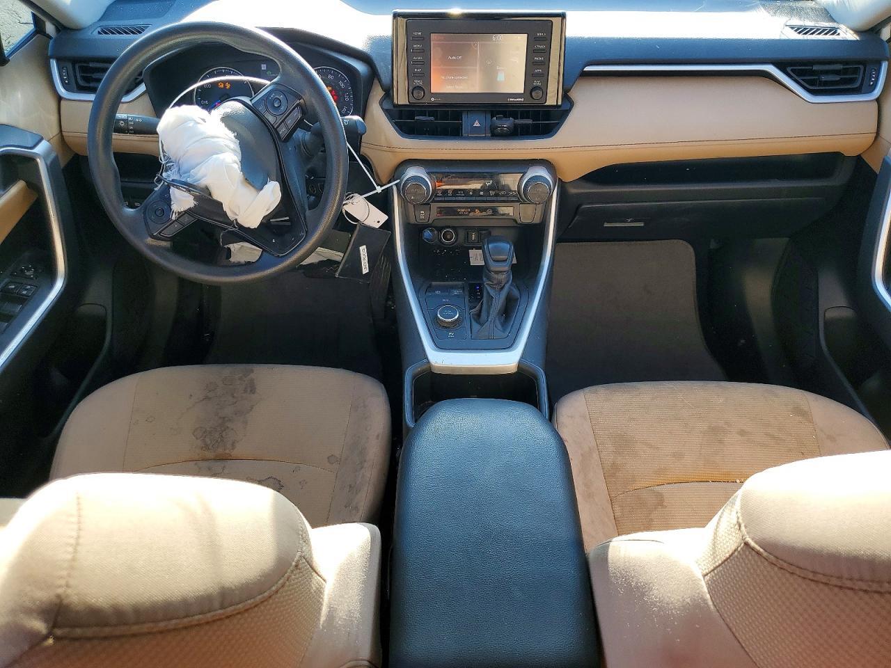2022 TOYOTA RAV4 LE — Фото 8 из 13