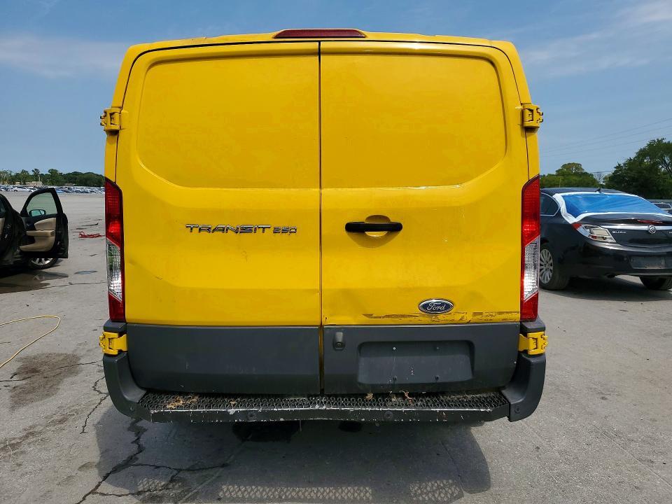 2017 FORD TRANSIT T-250 — Фото 6 из 12