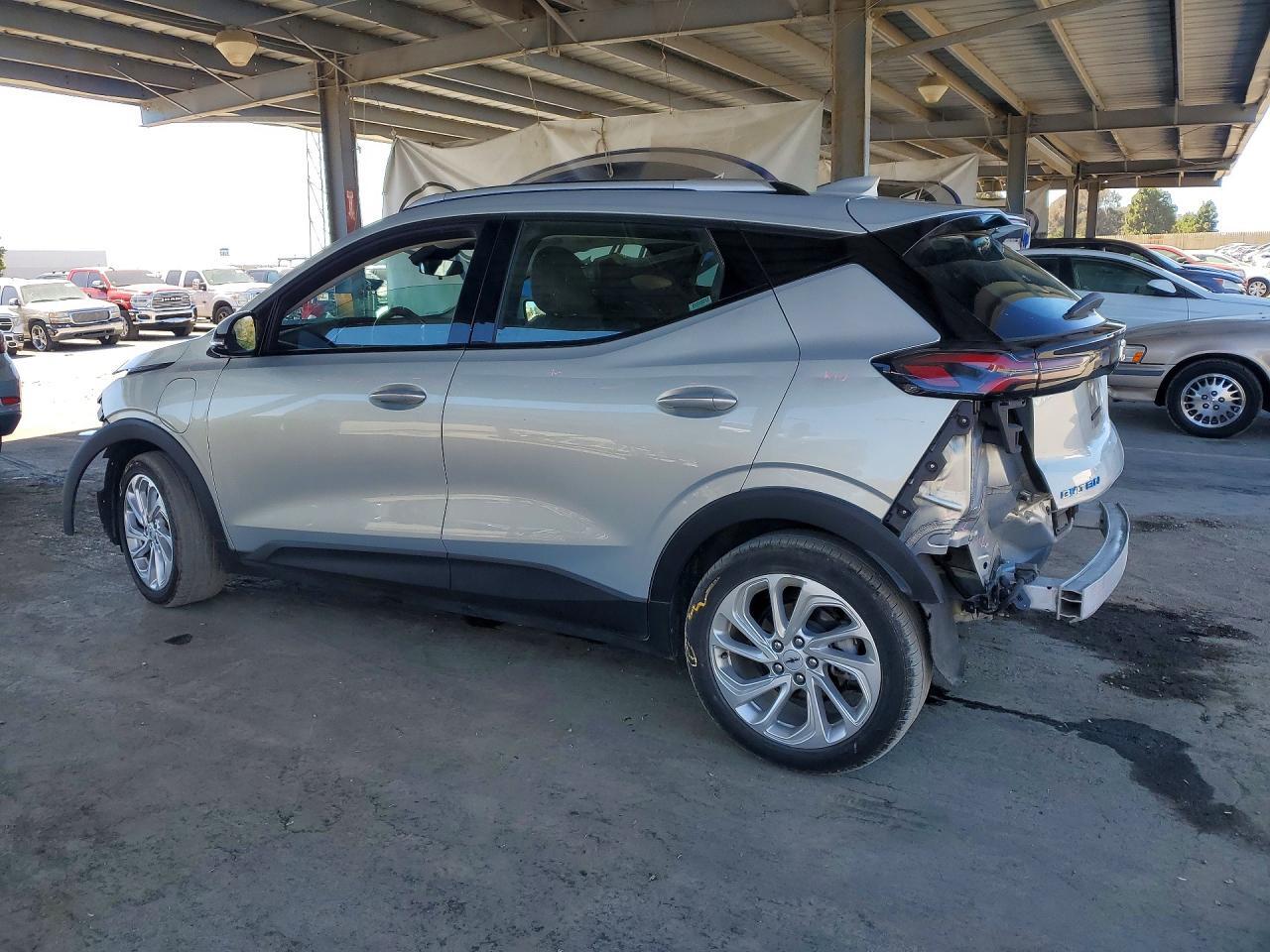 2023 CHEVROLET BOLT EUV LT — Фото 2 из 13