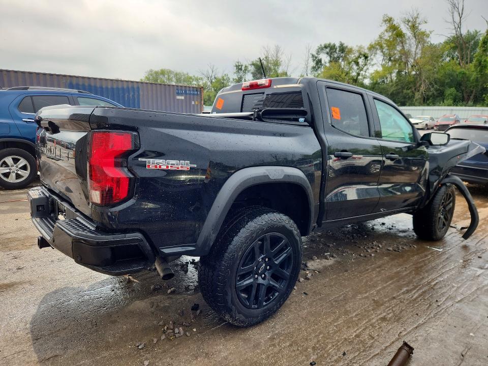 2023 CHEVROLET COLORADO TRAIL BOSS — Фото 3 из 13