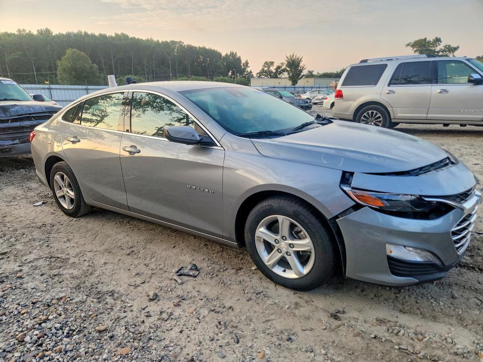 2023 CHEVROLET MALIBU LS — Фото 4 из 12