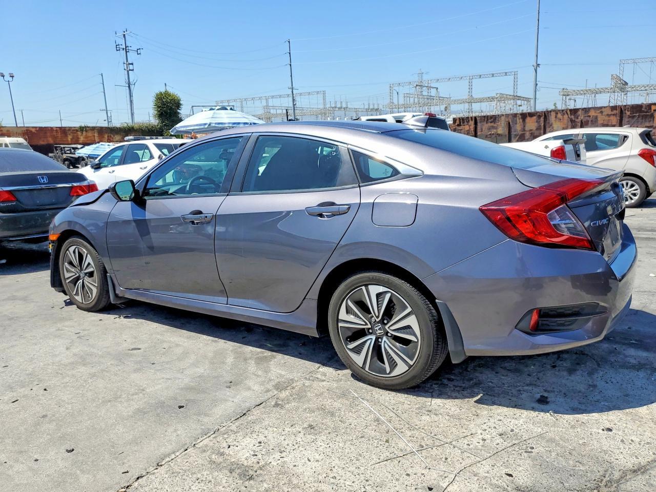 2HGFC1F34HH633781 2017 HONDA CIVIC photo no. 2