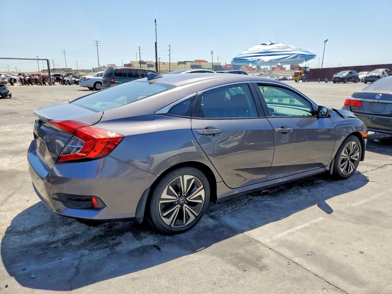 2HGFC1F34HH633781 2017 HONDA CIVIC photo no. 3