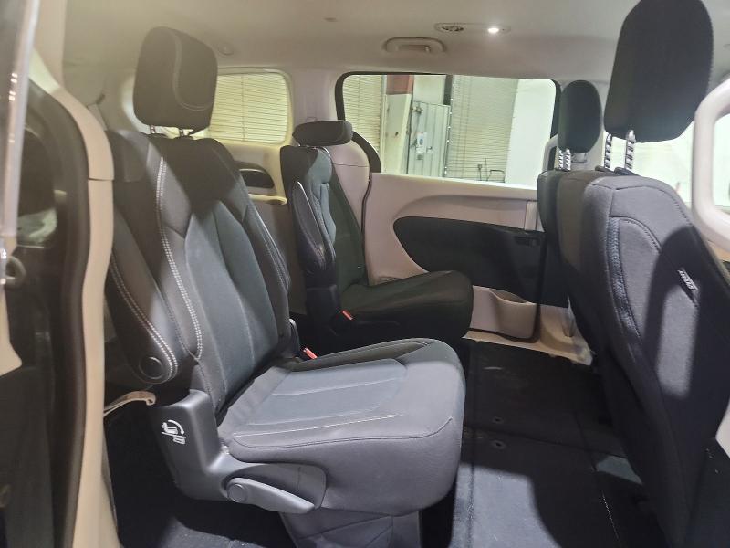 2023 CHRYSLER VOYAGER LX — Фото 11 из 13