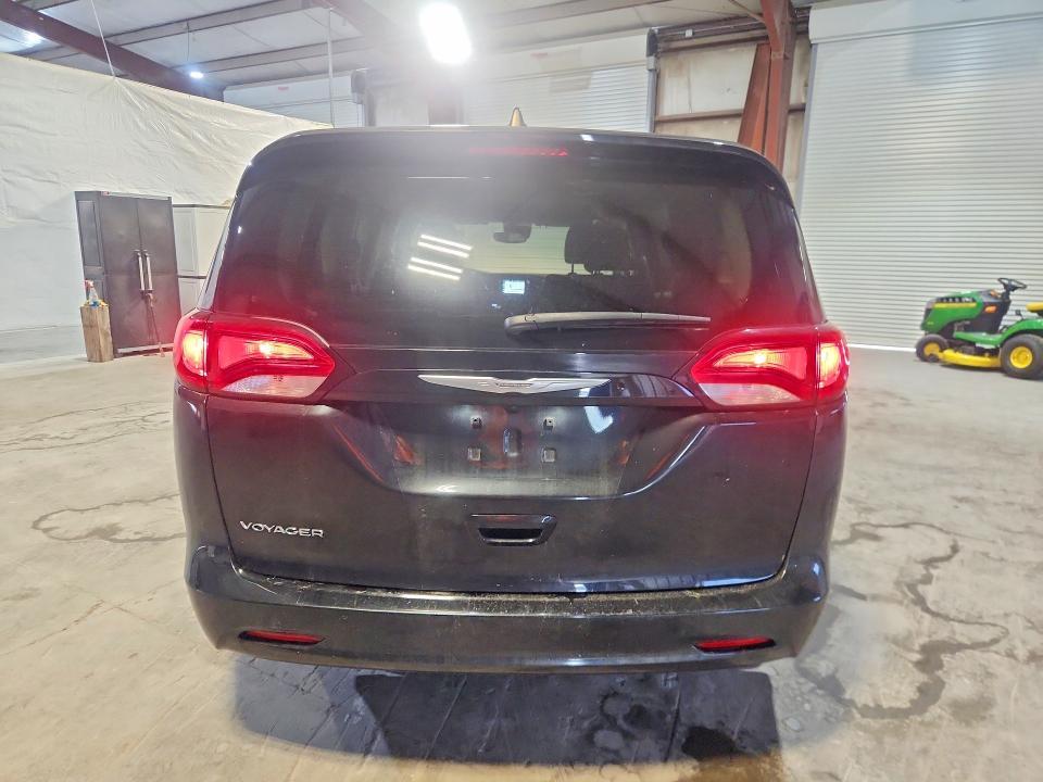 2023 CHRYSLER VOYAGER LX — Фото 6 из 13