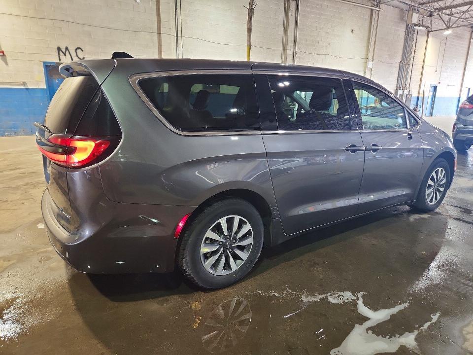 2023 CHRYSLER PACIFICA HYBRID TOURING L — Фото 3 из 14