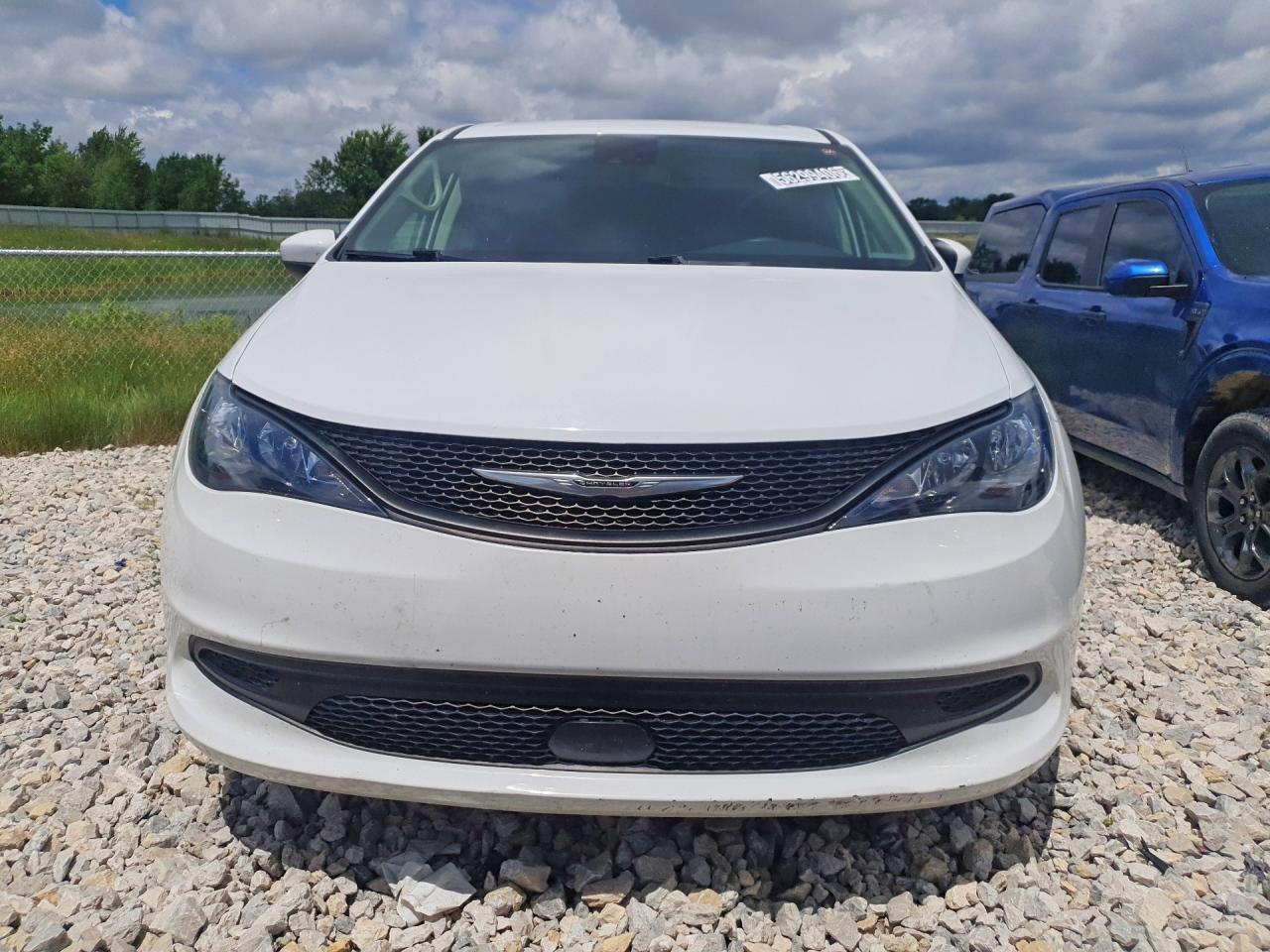 2023 CHRYSLER VOYAGER LX — Фото 5 из 13