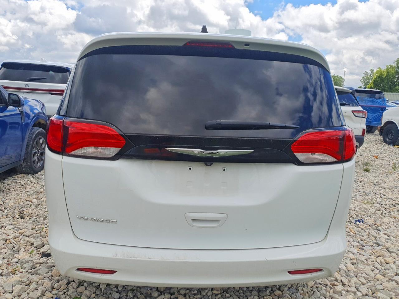 2023 CHRYSLER VOYAGER LX — Фото 6 из 13