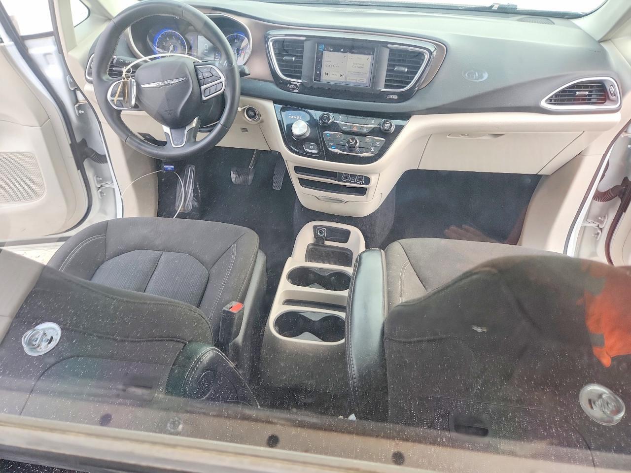 2023 CHRYSLER VOYAGER LX — Фото 8 из 13
