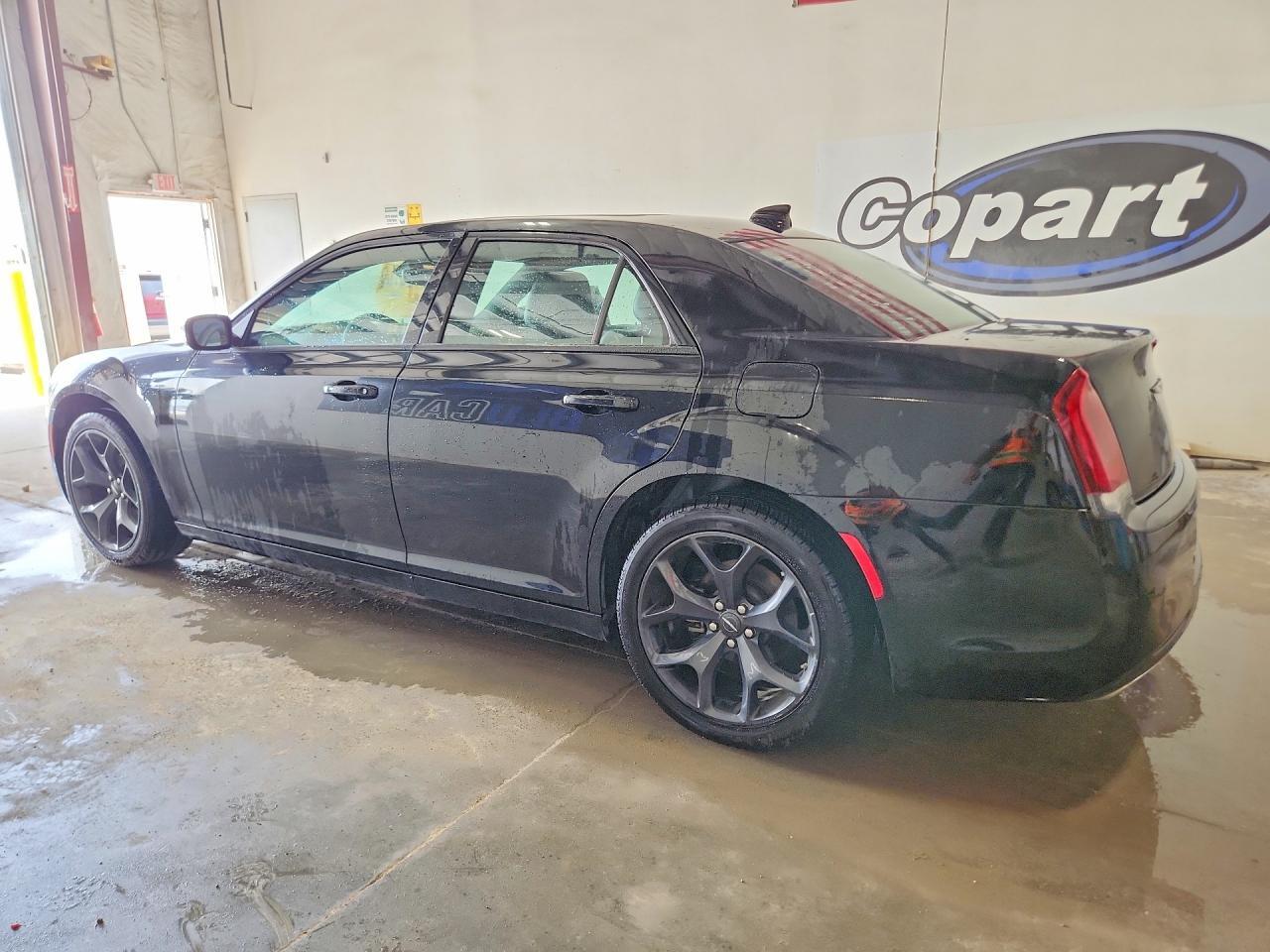 2023 CHRYSLER 300 S — Фото 2 из 12