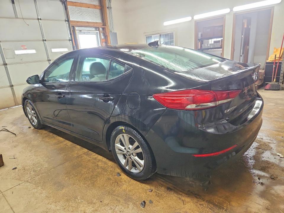 2017 HYUNDAI ELANTRA SE — Фото 2 из 12