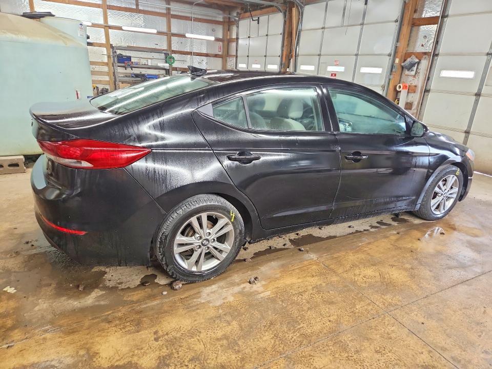 2017 HYUNDAI ELANTRA SE — Фото 3 из 12
