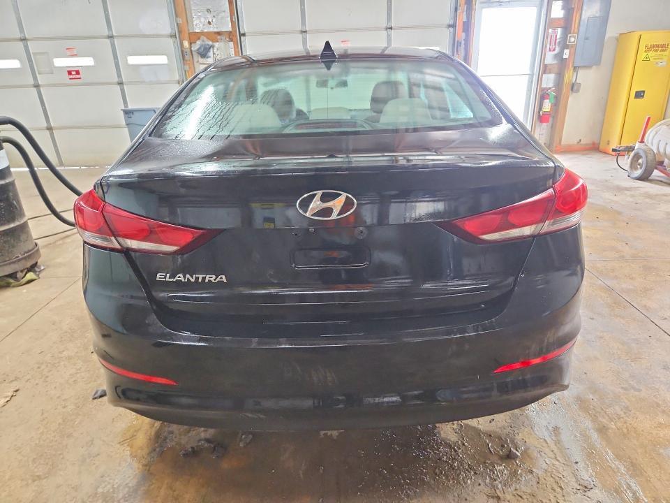 2017 HYUNDAI ELANTRA SE — Фото 6 из 12