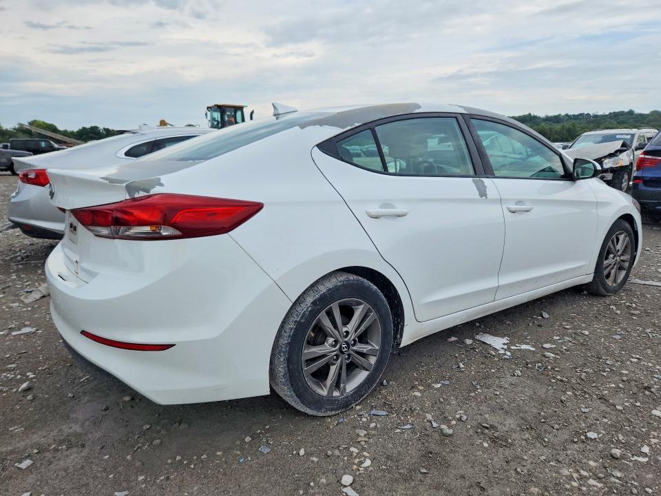 2017 HYUNDAI ELANTRA SE — Фото 3 из 12