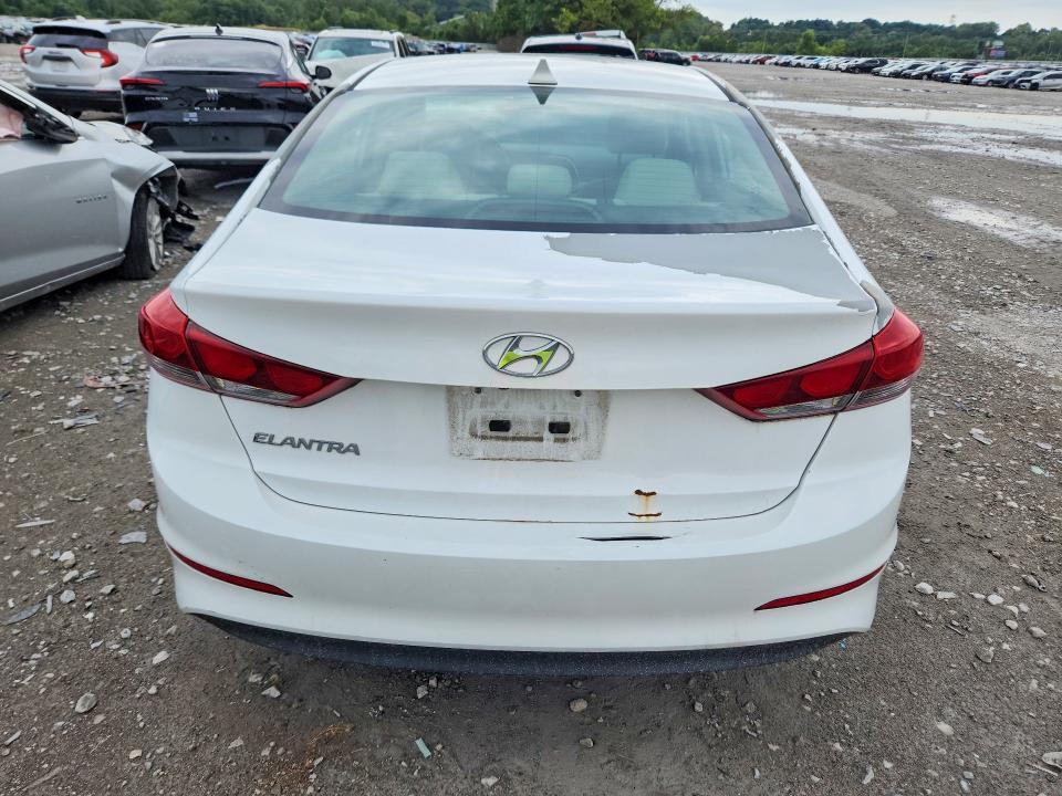 2017 HYUNDAI ELANTRA SE — Фото 6 из 12