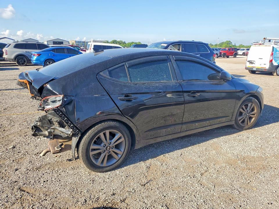 2017 HYUNDAI ELANTRA SE — Фото 3 из 12