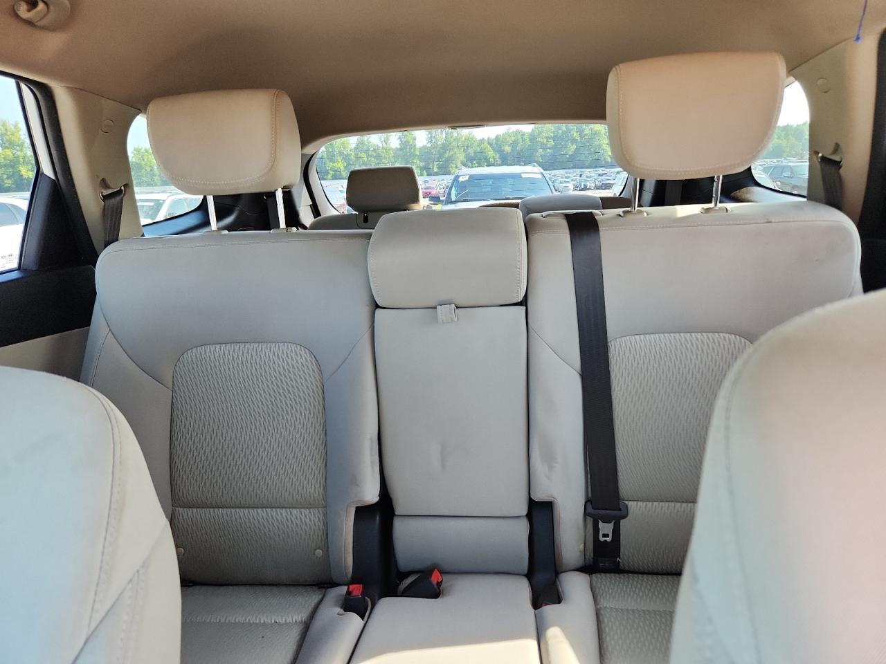 2017 HYUNDAI SANTA FE SE — Фото 10 из 14