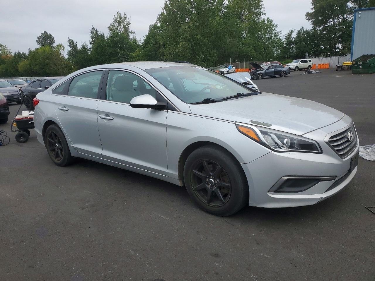 2017 HYUNDAI SONATA SE — Фото 4 из 12