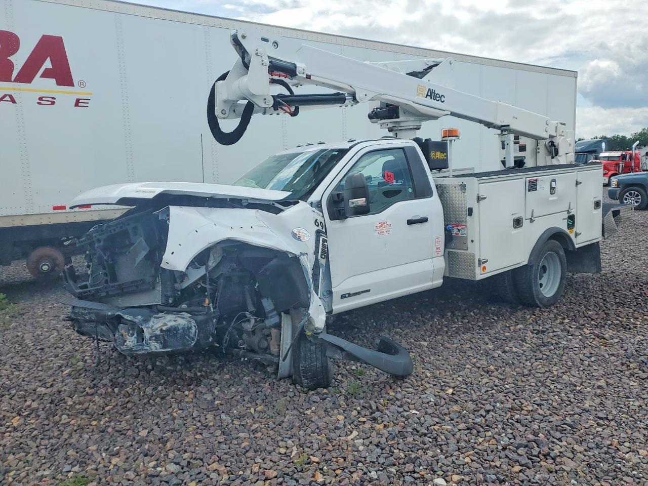 2023 FORD F550 1FDUF5HT6PDA10011