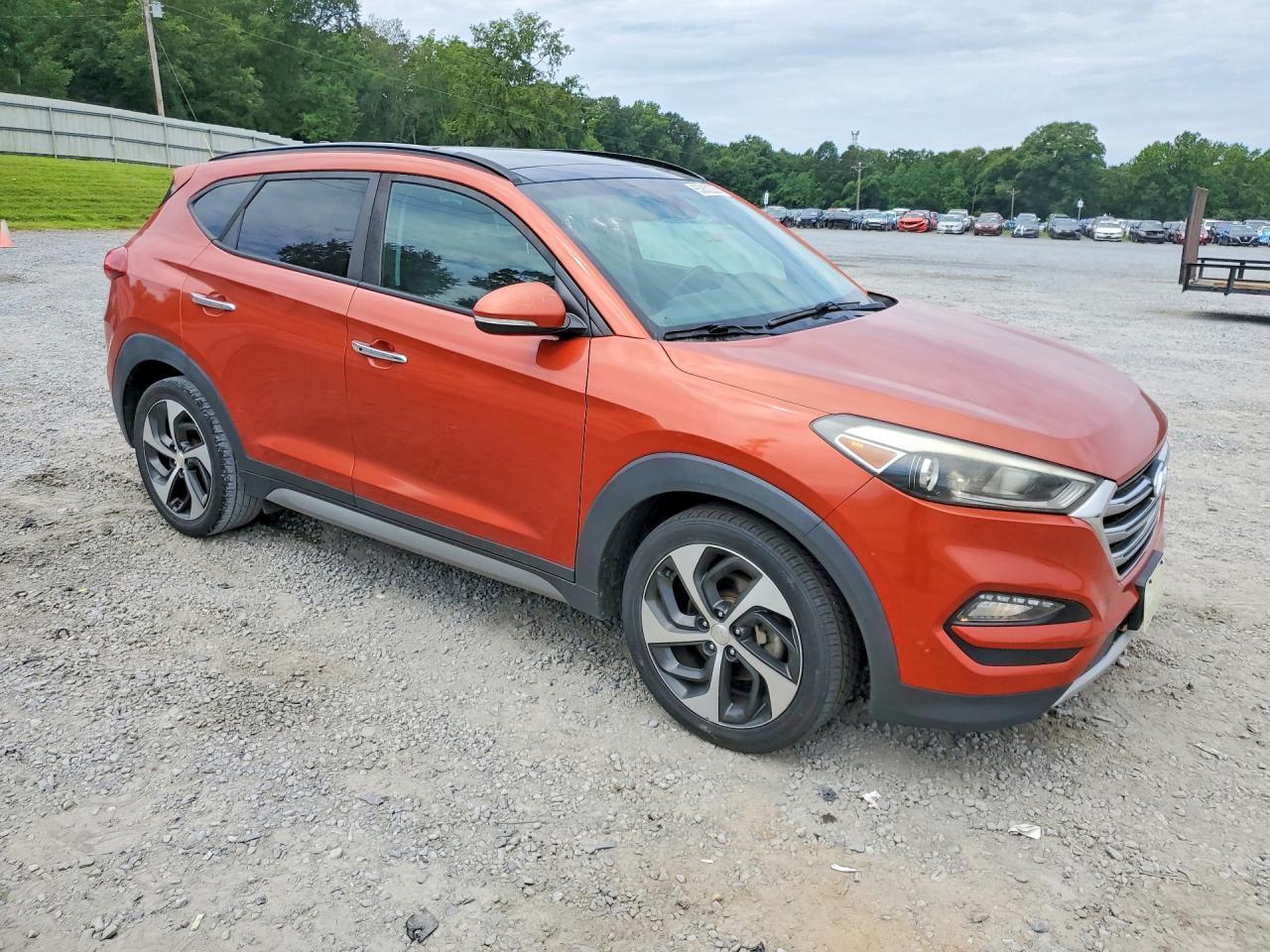 2017 HYUNDAI TUCSON LIMITED — Фото 4 из 13